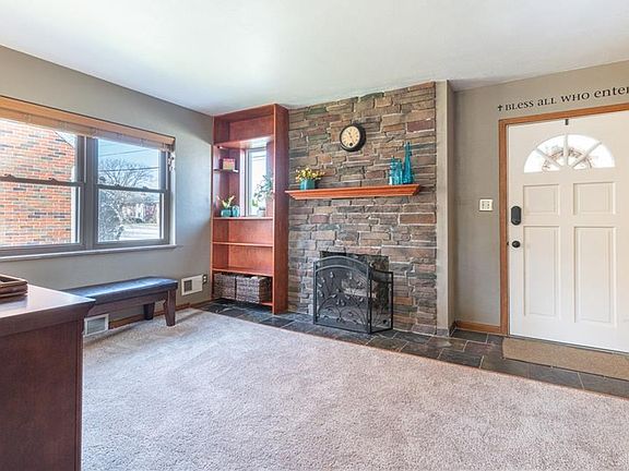 4th image of 558 E Dorothy Ln