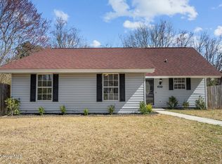 203 N Willow Ln, Jacksonville, NC 28546