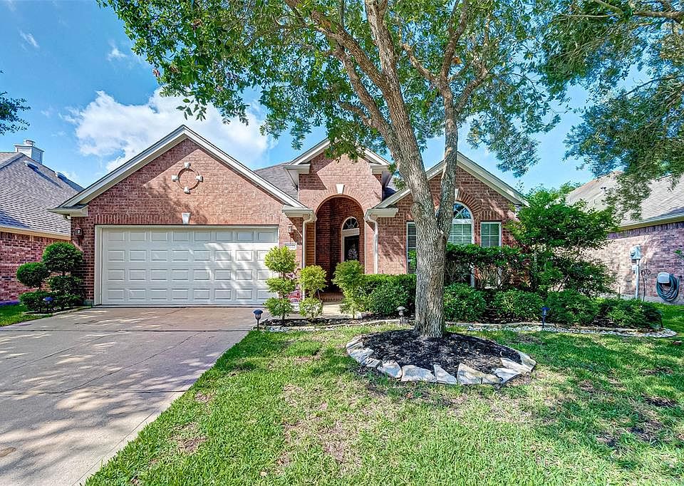 1st image of 24623 Queensfield Ct