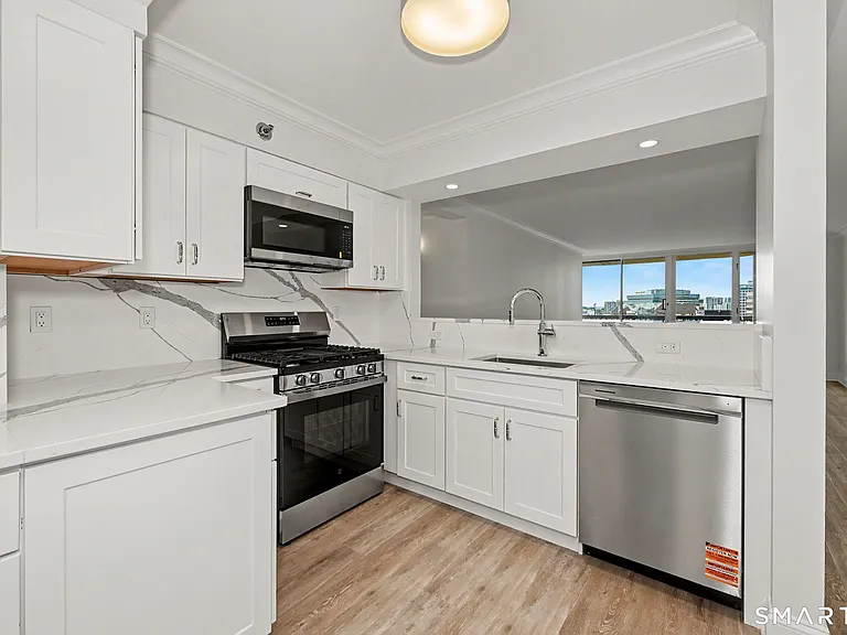 25 Forest St #11A — Photo 7