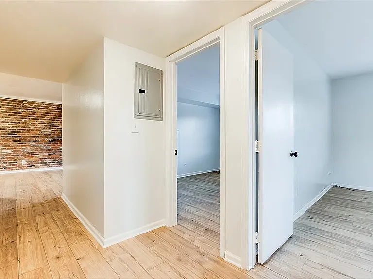 1060 Chatham Park Dr — Photo 7