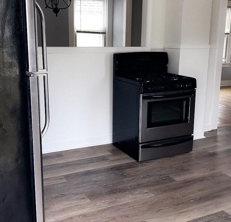 2nd image of 39 High St #2