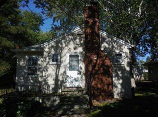 1843 Cottage Ave E, Saint Paul, MN 55119