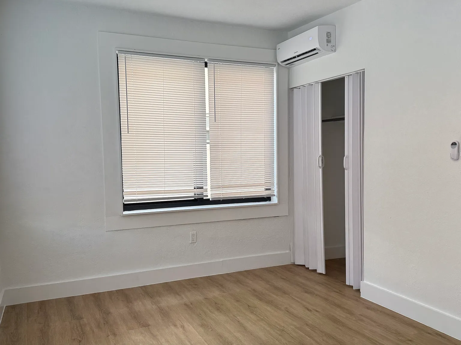 919 SW 6th St — Photo 4