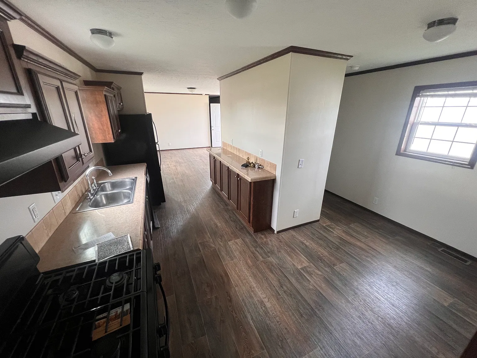 Excellent 3br/2ba Near Tioga High School! — Photo 3