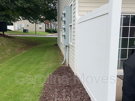 3rd image of 100 Xander Dr