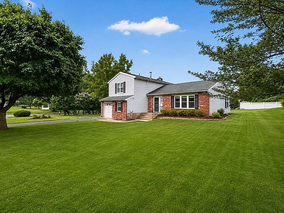 3rd image of 3 Willow Ct
