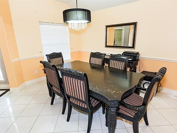 3rd image of 7911 Pelican Ln