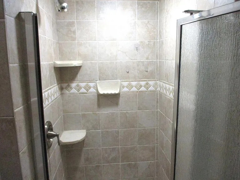 203 Yorkshire Ct — Photo 22