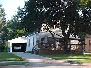 1st image of 8815 W Schlinger Ave