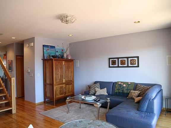 3rd image of 3226 S Stewart Ave