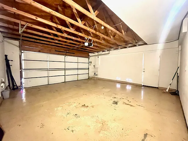 2514 Hidden Creek St — Photo 14