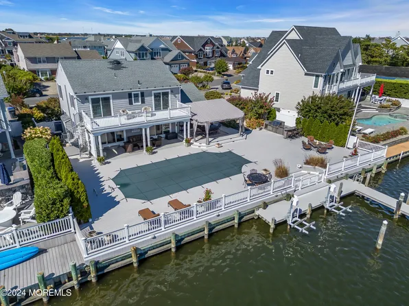 164 Squan Beach Drive, Mantoloking, NJ 08738