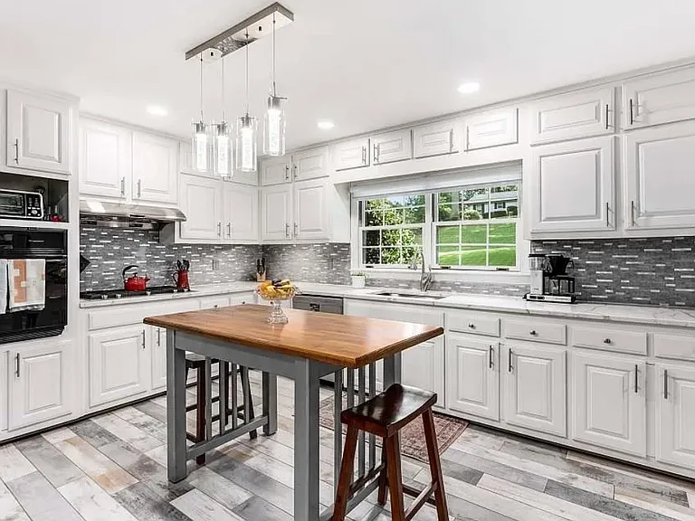 240 Beachland Dr — Photo 8