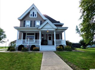 107 S Belmont St, Bowen, IL 62316