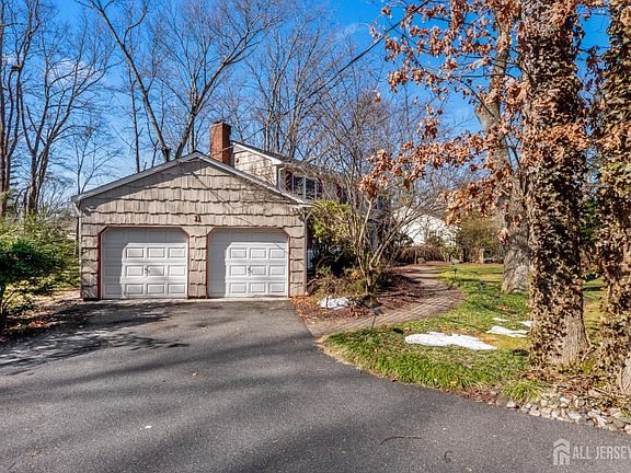 3rd image of 11 Carter Rd