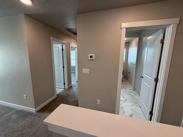 960 SW Raelynn St — Photo 25
