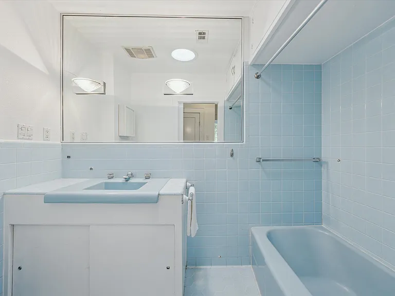 3300 Harris Park Ave — Photo 12