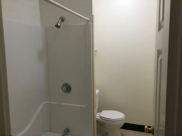17 Aberdeen St #2 — Photo 6