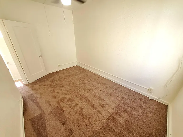 1124 Huntington Dr #H — Photo 12