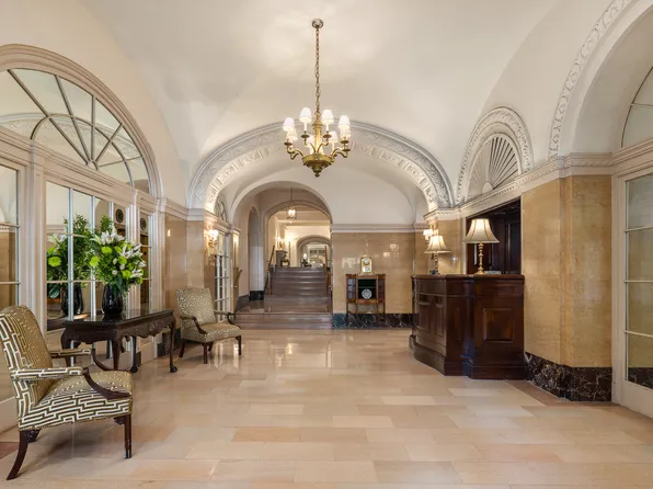 575 Park Avenue image 20 of 28