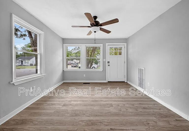 900 Partridge Ave — Photo 4