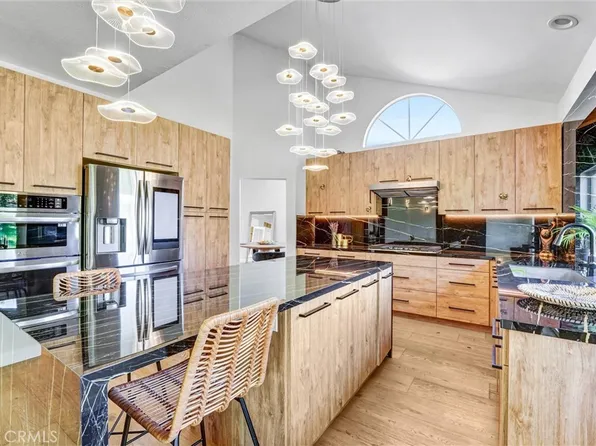 22411 Holly Ct, Santa Clarita, CA 91390