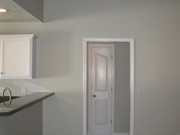 4th image of 1551 Ballater Dr