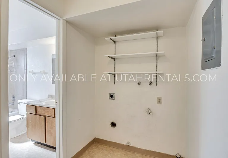255 E Center St #9 — Photo 8