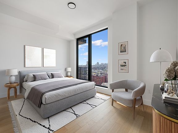 4th image of 224 W 124th St #1405