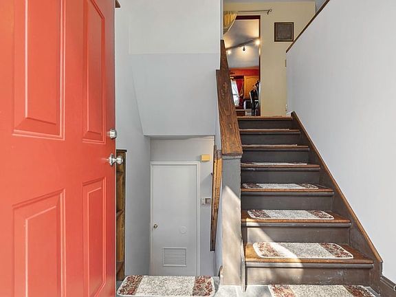 3rd image of 4558 Odell Pl
