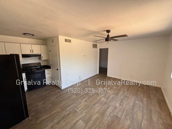 2322 N Elaine Blvd APT 2