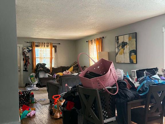 5th image of 709 W 10th Ave