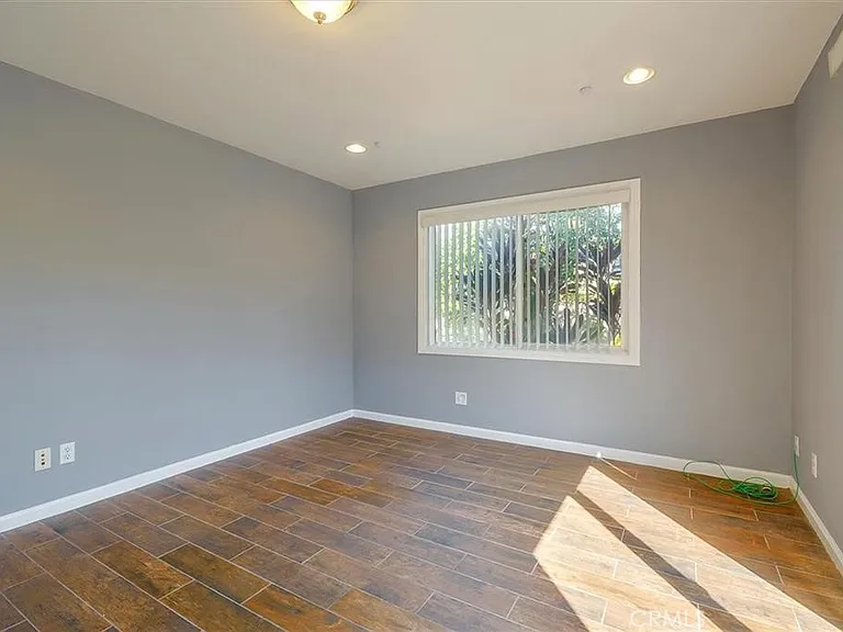 8512 Remmet Ave — Photo 29