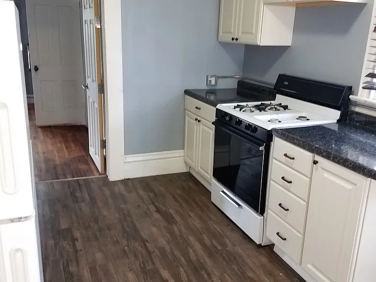 218 South St — Photo 3