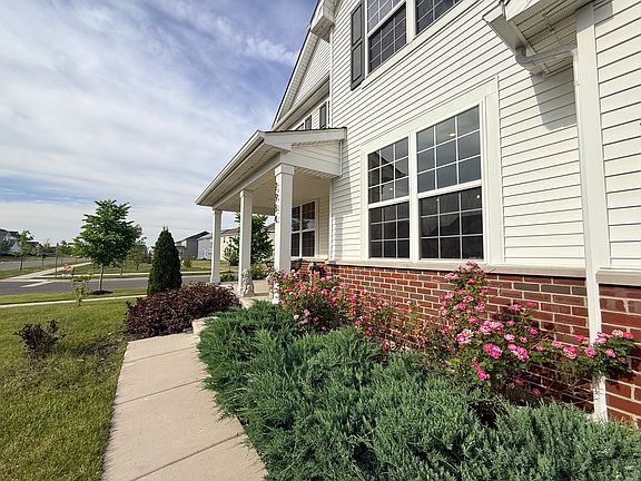 3rd image of 2984 Stonecrop Dr