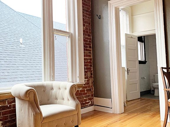 5th image of 1421 N Pennsylvania St APT 30