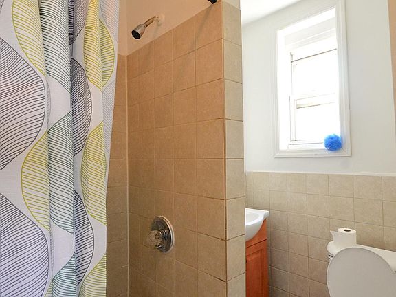 5th image of 133 Oliver Ave APT 3