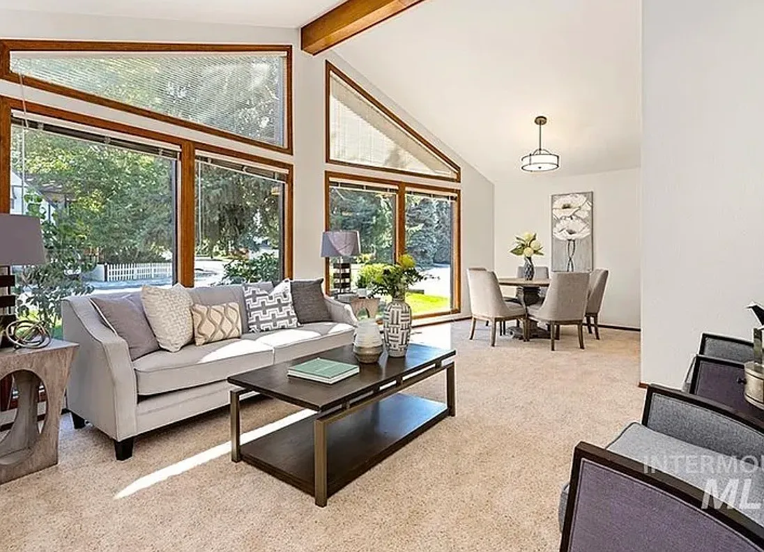 3 bed, 1538 sqft, $2,400 — Photo 2
