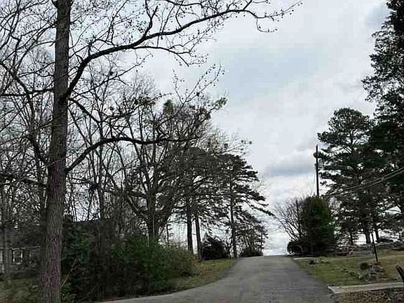 Exterior Neighborhood (street photo)