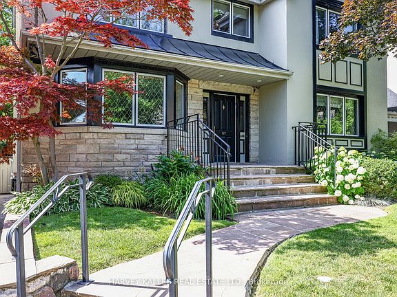 2nd image of 127 Strathallan Blvd