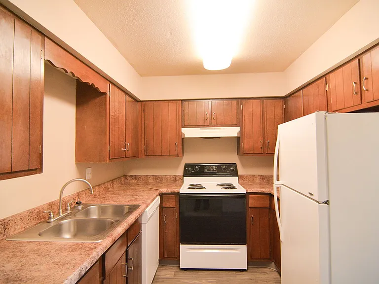 The Heights Apartments — Photo 25