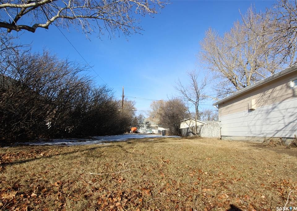1st image of 289 2nd AVENUE E