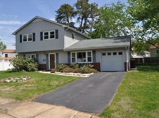 11 Elaine Ct, Old Bridge, NJ 08857