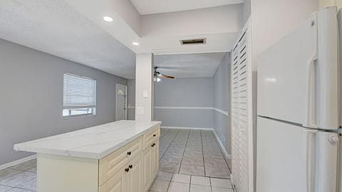 5th image of 310 S J St APT 2