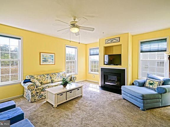 5th image of 35811 S Gloucester Cir