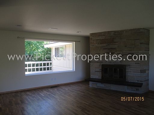 3rd image of 3204 Olympus Dr NE