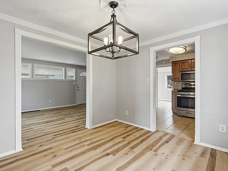 110 Dunbar Dr — Photo 8