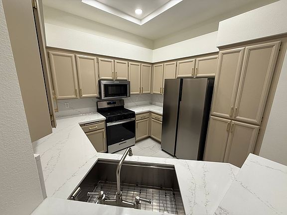 4th image of 11376 Via Rancho San Diego Unit F
