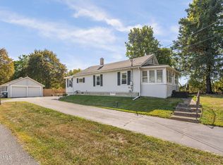 67 Cameron Rd, Wynantskill, NY 12198